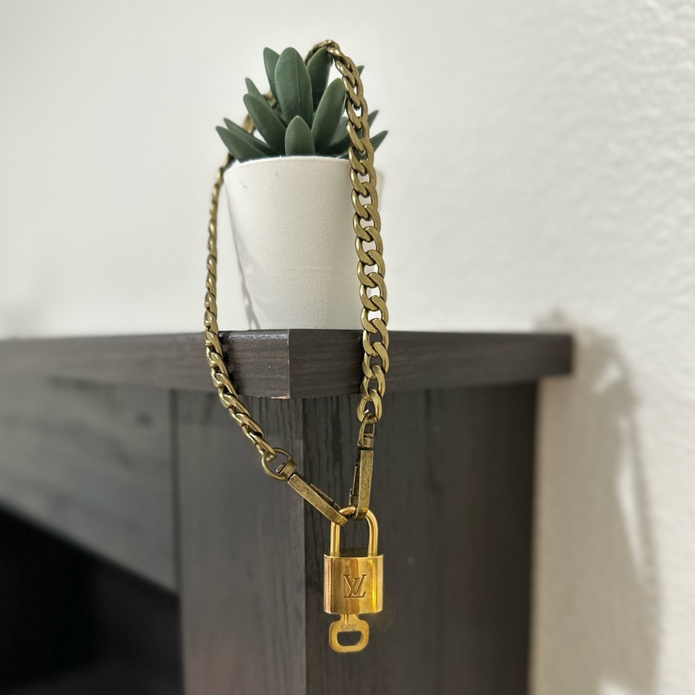 Louis Vuitton Lock & Key #305 With Unbranded Chain